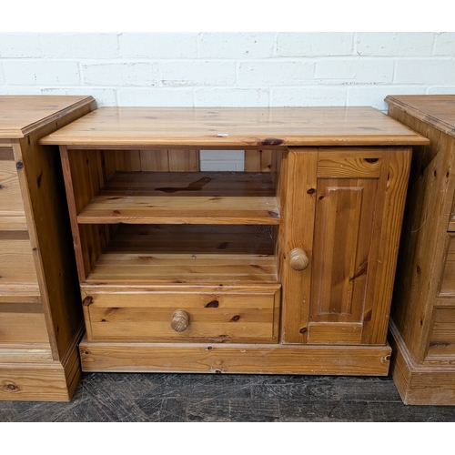 A varnished pine HiFi unit, 2'9" wide