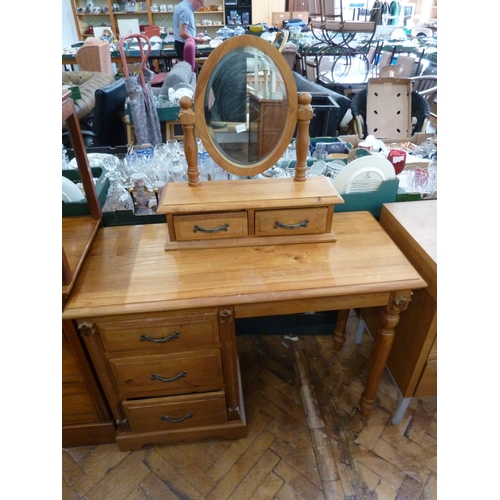 Pine dressing table with mirror