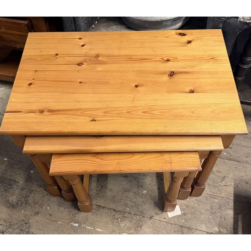 Nest pine tables