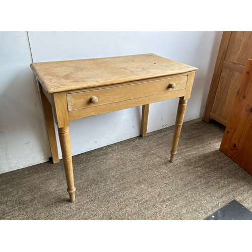 Pine Table