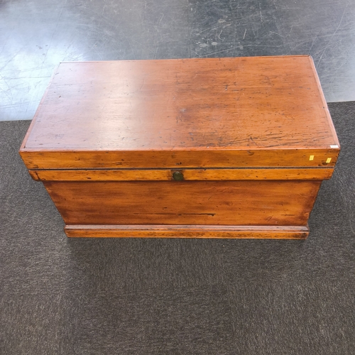 A pine blanket box, 93cm wide