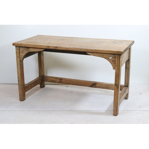 Early 20th century pine kitchen table, having bracket suppor...