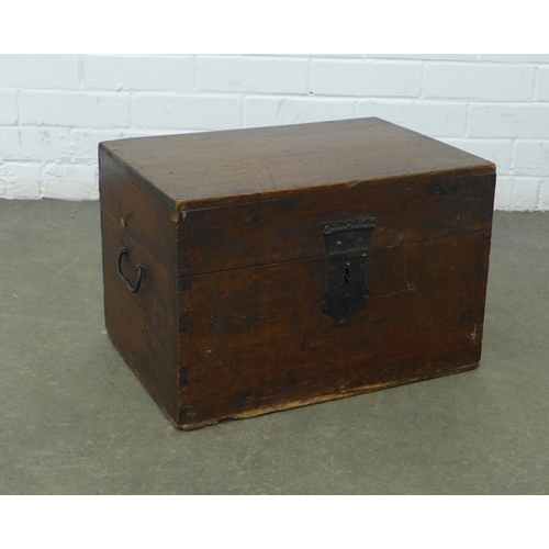 Vintage stained pine decanter box, 45 x 30 x 31cm.