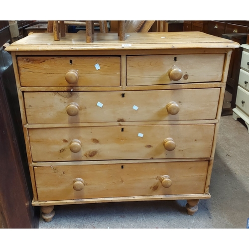 A 97cm Victorian pine chest of five drawers with large handl...