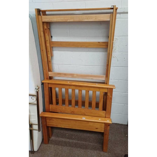 PINE SINGLE BEDFRAME & PINE TRUNDLE BED