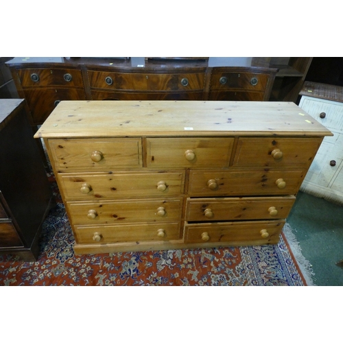 Pine 3/6 chest of drawers, height 84 cm, width 133 cm