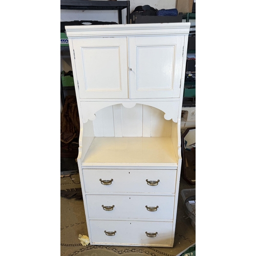 Painted pine compactum