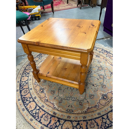 SMALL PINE COFFEE TABLE